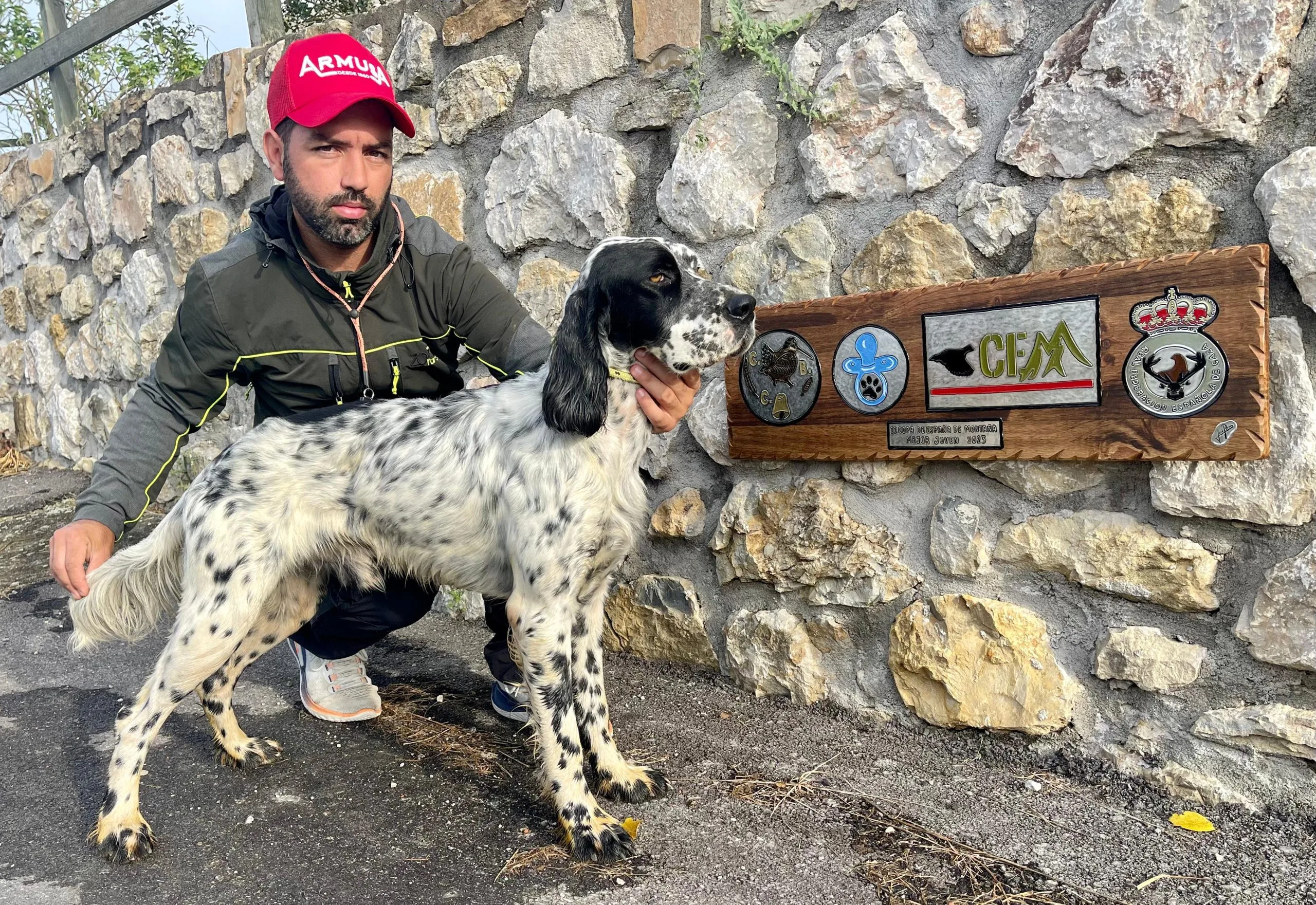 Israel Cadenas y Yaka de Piedrallada, campeones de la Copa de Montaña de perros de muestra 2023