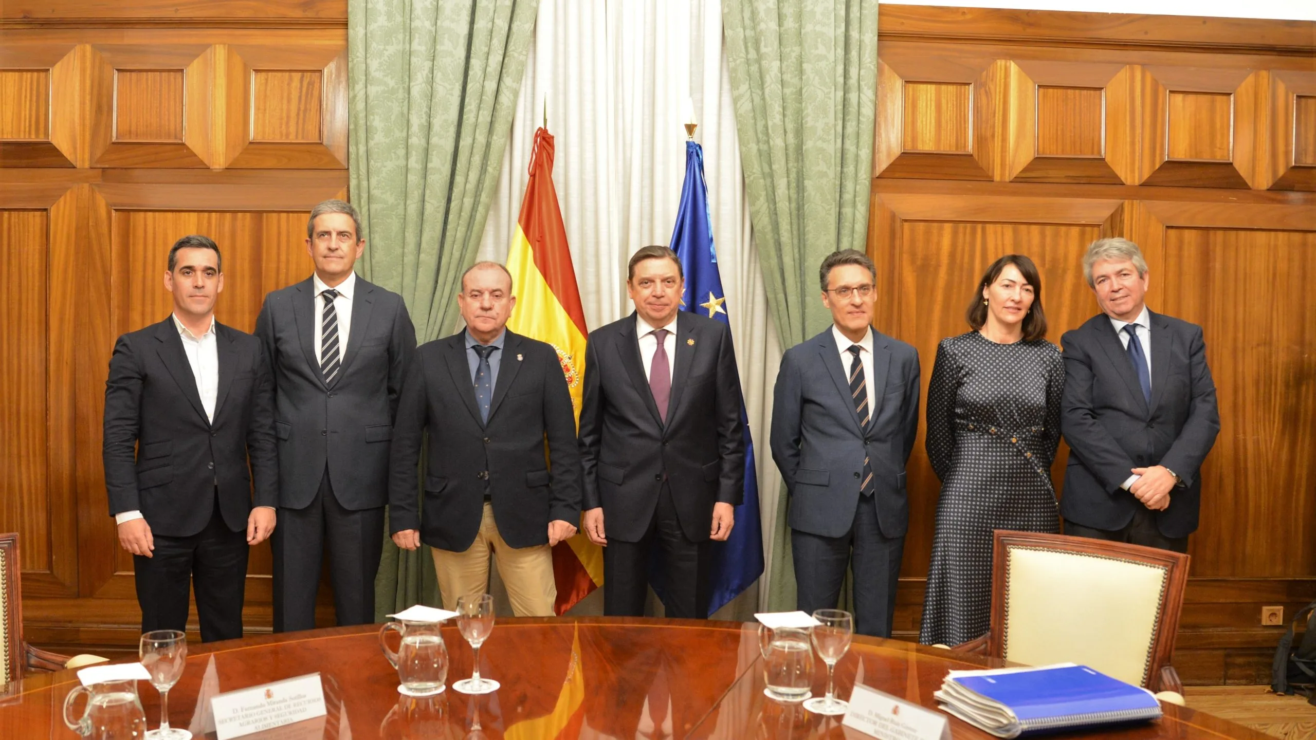 El ministro de Agricultura se reúne con la Federación Española de Caza para avanzar en la promoción y defensa de la caza sostenible
