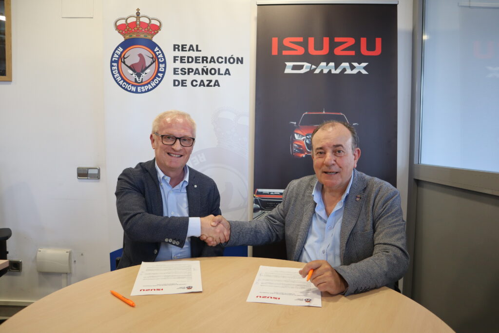 Claudio Zanellato y Manuel Gallardo firman el convenio de colaboración