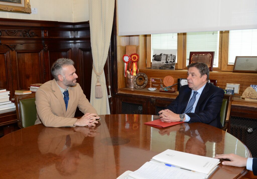 El presidente de la RFEC se reúne con el ministro Luis Planas