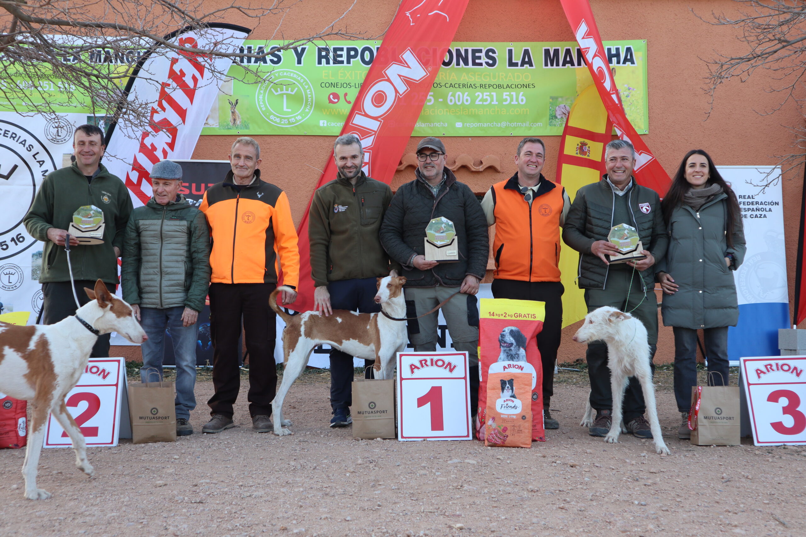 La colla de Mario Sánchez revalida su título como campeona de España de Podenco Ibicenco