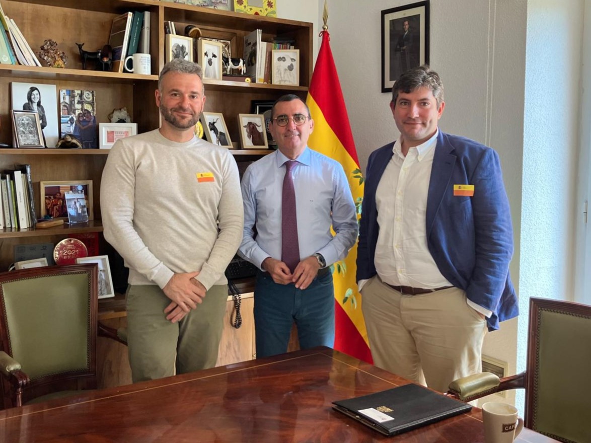 La RFEC y el MAPA abordan la situación de los distintos reglamentos europeos de bienestar animal