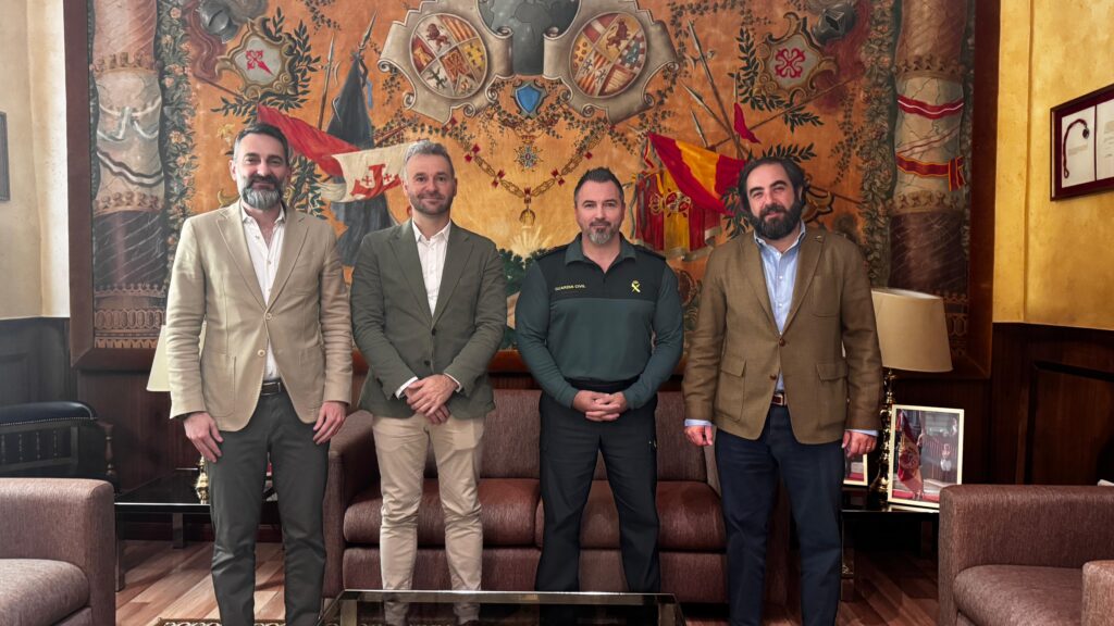 Reunión entre la Real Federación Española de Caza (RFEC) y el SEPRONA de la Guardia Civil