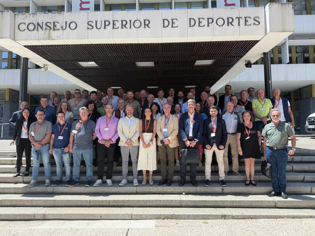 Asistentes a la Asamblea General Ordinaria de la RFEC en 2025