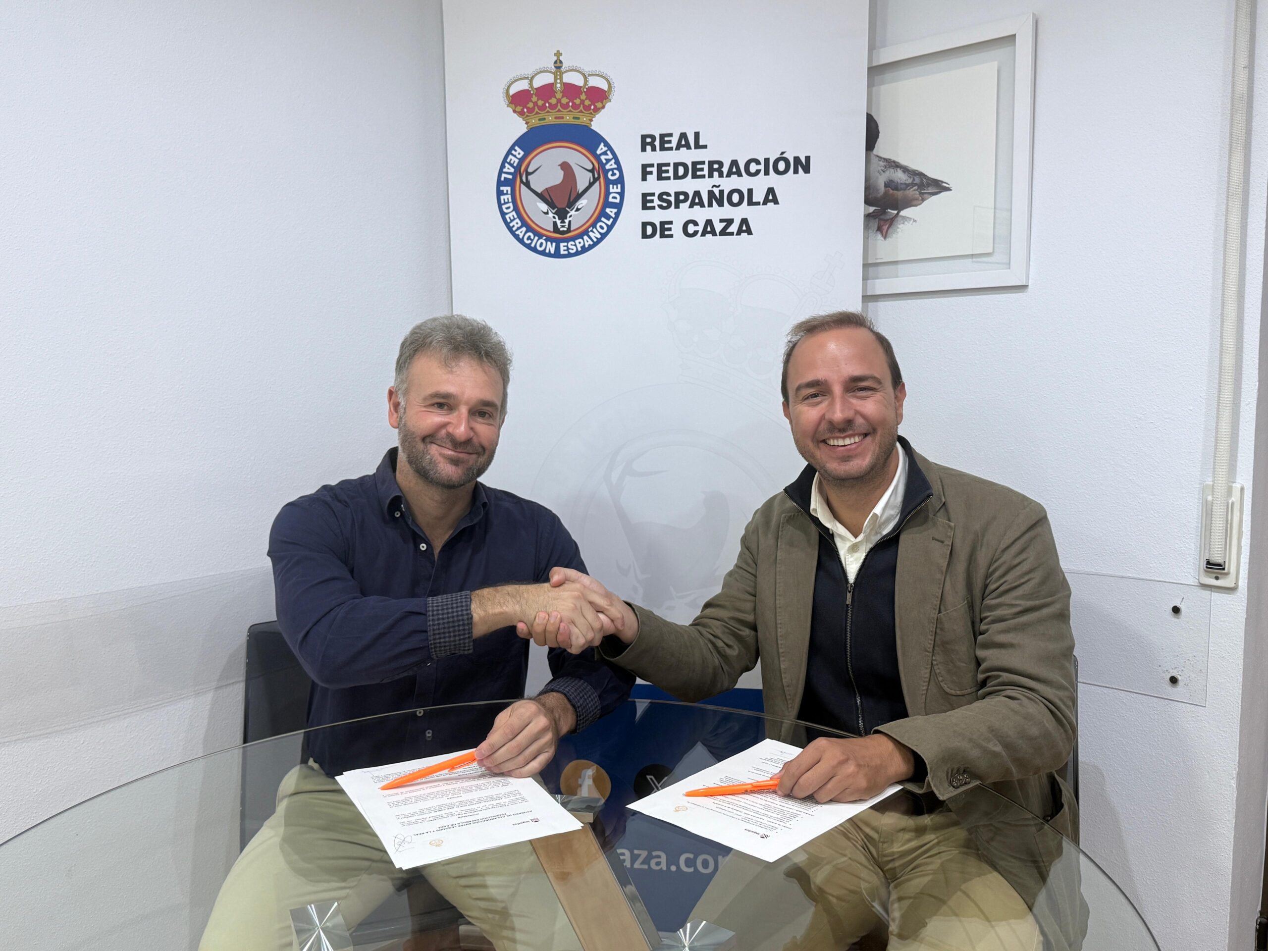 La Real Federación Española de Caza y Legados inician una nuevo acuerdo de colaboración para mostrar el valor ambiental y social de la caza