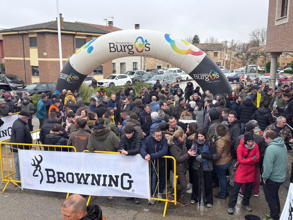 Villegas (Burgos) recibe a los 27 finalistas de la prueba
