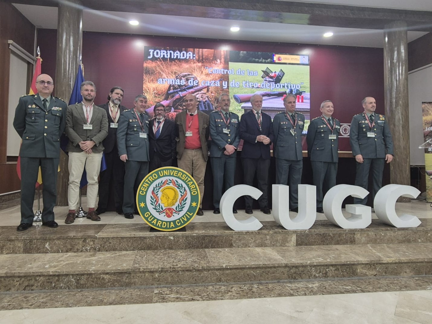 El ICAE atiende la solicitud de las Federaciones de caza y confirma la legalidad del uso de pinganillos en monterías, batidas y ganchos