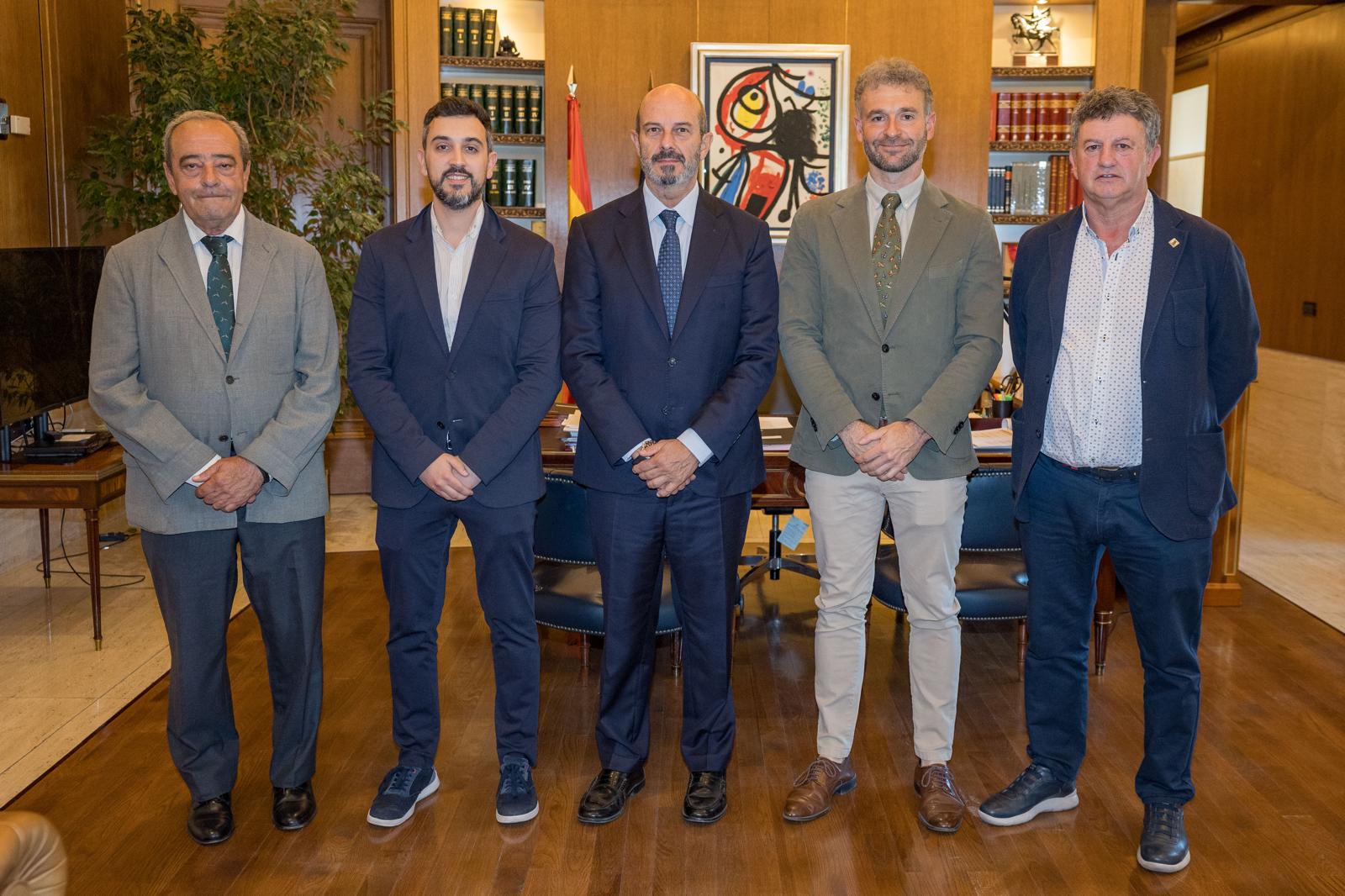 La RFEC traslada al presidente del Senado la importancia estratégica de la caza para el mundo rural, la conservación y la salud pública