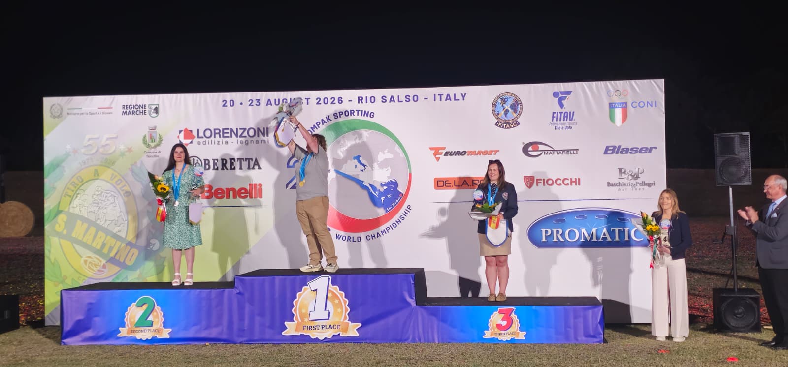Beatriz Laparra revalida el título mundial de Compak Sporting en un campeonato en el que España suma cuatro medallas