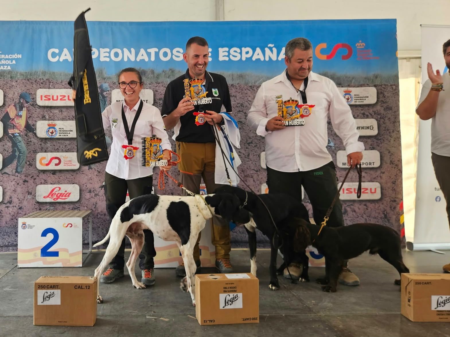 Juan José Canosa, María Fernández y Juan Antonio Bernal, campeones de España de San Huberto en Abanilla